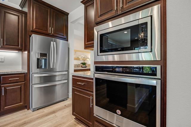 2288 Jessica Way, Tracy CA: https://media.crmls.org/mediaz/111eda05-7374-4ed7-a233-6c42a5753a6a.jpg