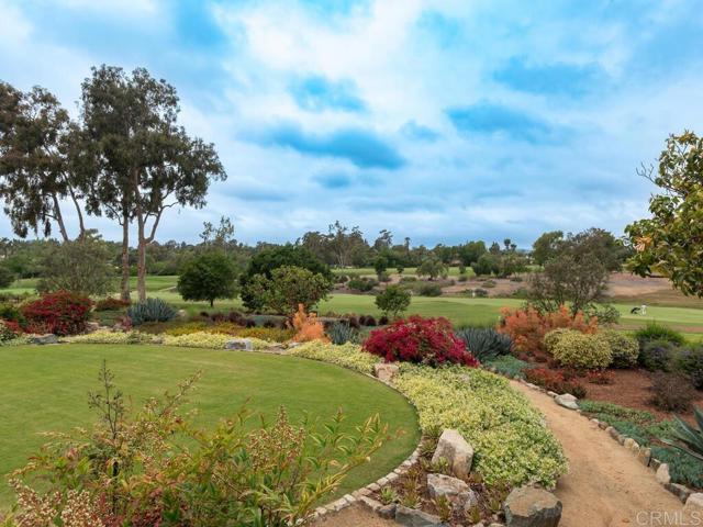 6418 Paseo Delicias, Rancho Santa Fe CA: https://media.crmls.org/mediaz/111f75c0-b87c-4621-894c-d6932bf97df4.jpg