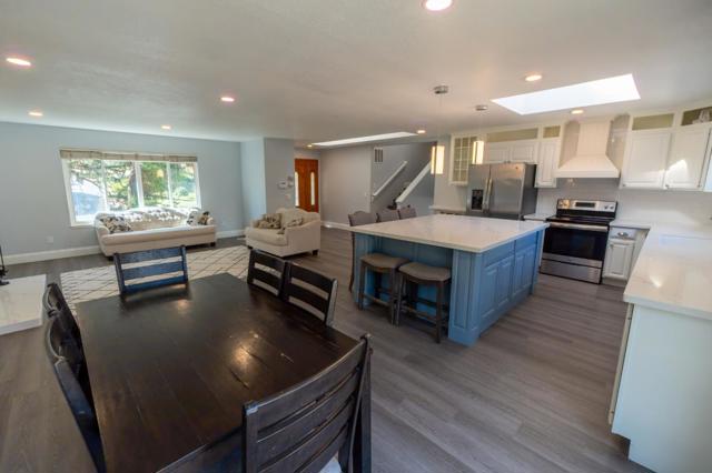 15105 Charter Oak Boulevard, Salinas CA: https://media.crmls.org/mediaz/111fb979-e5c6-45e2-bbf9-8176cd08a069.jpg