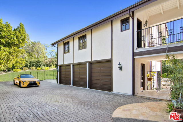 Image 28 of 38 For 4618 Westchester Drive