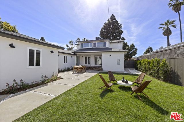 3908 Bentley Avenue, Culver City CA: https://media.crmls.org/mediaz/1120c4d8-5afd-494e-a979-a7b5dd778c4c.jpg