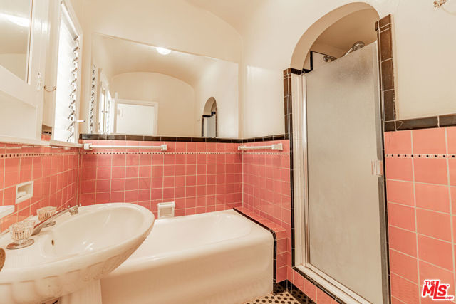 6101 Alcott Street, Los Angeles CA: https://media.crmls.org/mediaz/1120d526-64c5-4f96-9f55-1e170deafb89.jpg