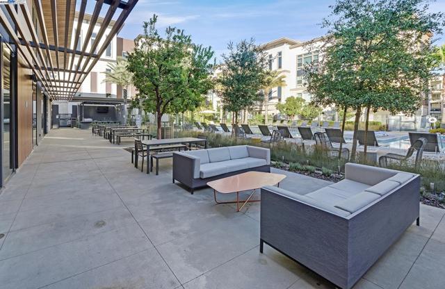 5422 Arnold Rd, Dublin CA: https://media.crmls.org/mediaz/11215310-3ee7-49f4-909b-88a5757c2d93.jpg