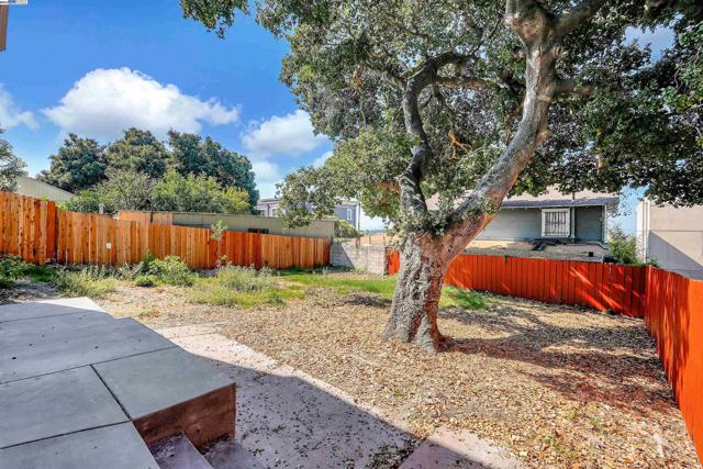 9431 Thermal St, Oakland, California 94605, 6 Bedrooms Bedrooms, ,3 BathroomsBathrooms,Single Family Residence,For Sale,Thermal St,41074543