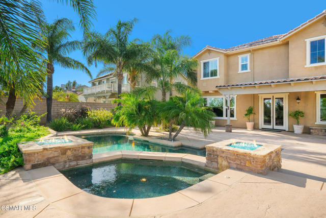 4940 Corral Street, Simi Valley CA: https://media.crmls.org/mediaz/1121a5e8-ecf4-4094-9379-d5630f30cb00.jpg
