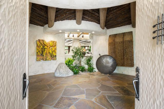 475 S Via Las Palmas, Palm Springs CA: https://media.crmls.org/mediaz/1121baf4-200f-4ee5-a050-72b2d320c075.jpg