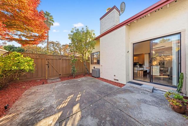 2051 Holly Branch Court, Santa Clara CA: https://media.crmls.org/mediaz/11225343-4749-4fc8-84a2-926693874e2d.jpg