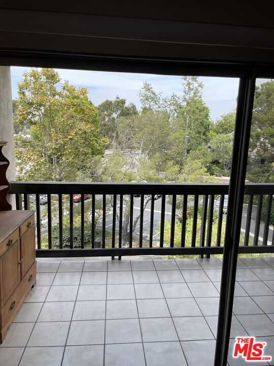 3307 Raintree Circle photo 1