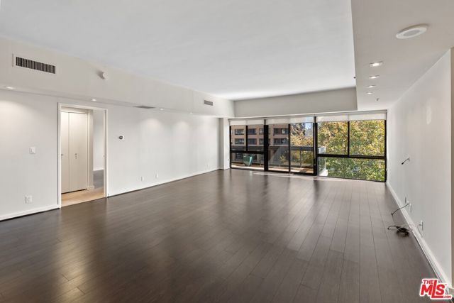 10445 Wilshire Boulevard, 406 photo 7
