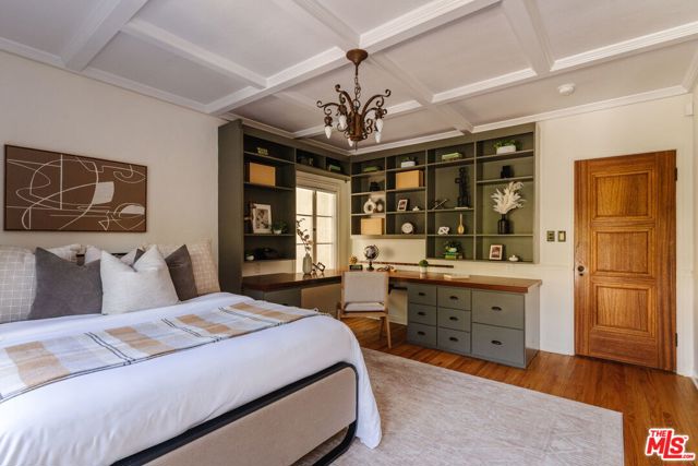463 N Greencraig Road, Los Angeles CA: https://media.crmls.org/mediaz/1123c689-46e6-4308-9338-a9005c6b1bdf.jpg