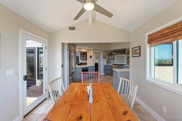 17924 Saint Andrews Dr, Poway CA: https://media.crmls.org/mediaz/1124408e-c11a-407c-93f0-0b72b13bcc89.jpg
