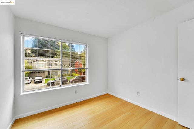 1764 Primrose Ln, Pinole CA: https://media.crmls.org/mediaz/1125477b-15d0-4cb5-9281-870e4ae43c2d.jpg