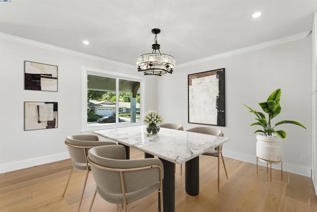 5701 Lewis Way, Concord CA: https://media.crmls.org/mediaz/11256e29-4c46-4324-959a-8cdba13cfca5.jpg