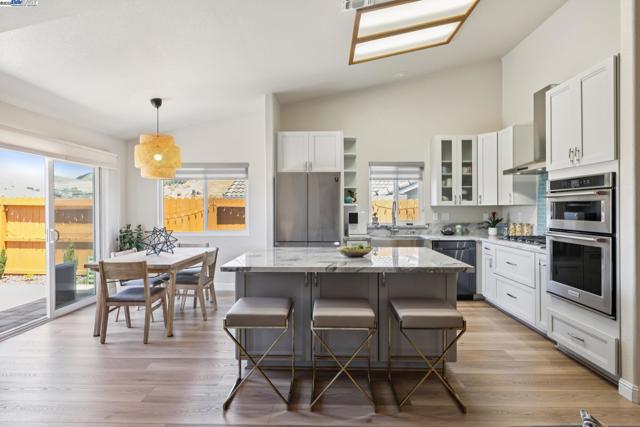 5408 La Salle Way, Vallejo CA: https://media.crmls.org/mediaz/11260cd1-7dce-4a93-af6a-bc48d232152f.jpg