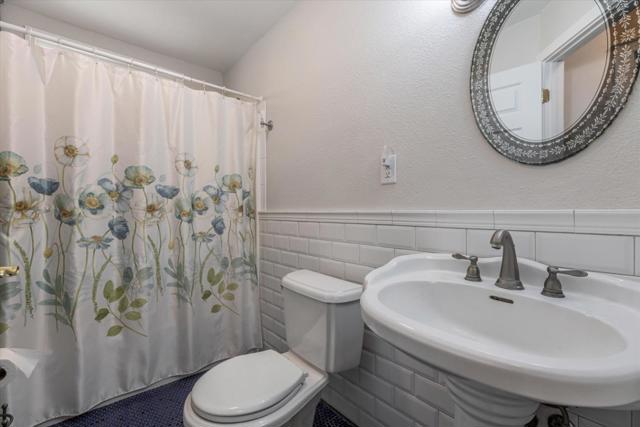820 Comstock Road, Hollister CA: https://media.crmls.org/mediaz/1126b930-af7f-4633-9027-b47824d7a6dc.jpg