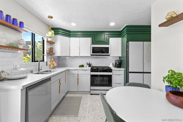53640 AVENIDA RUBIO, La Quinta CA: https://media.crmls.org/mediaz/11271b46-f513-4a42-afd9-ddb9fe96d794.jpg