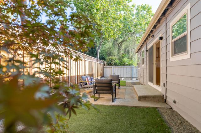 453 N Rengstorff Avenue, Mountain View CA: https://media.crmls.org/mediaz/11277804-364c-432c-a9c7-1089893b818e.jpg