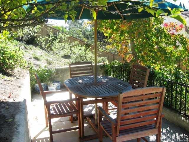 Detail Gallery Image 4 of 11 For 3957 Gaffney Ct, San Diego,  CA 92130 - 5 Beds | 3 Baths