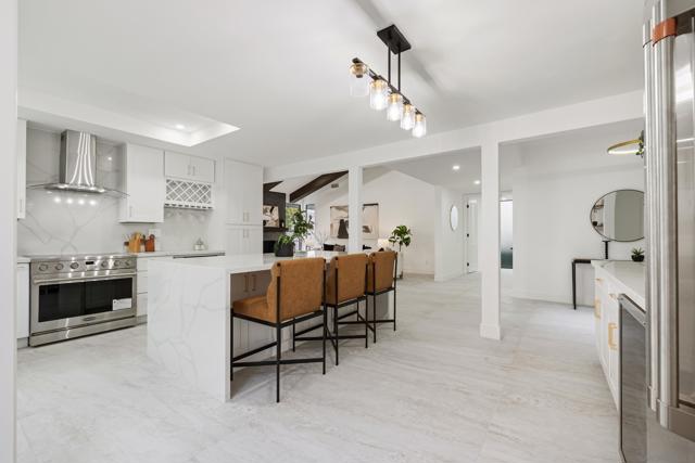 6555 Caminito Northland, La Jolla CA: https://media.crmls.org/mediaz/112809ff-477f-4cf6-9914-2a1d60e6705f.jpg