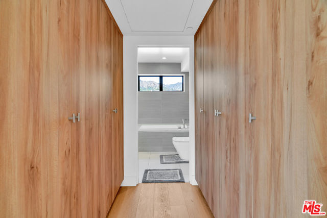 1447 1/4 N Martel Avenue, Los Angeles CA: https://media.crmls.org/mediaz/112828a0-b5bb-4d86-ab3a-dc5fafaf91d9.jpg