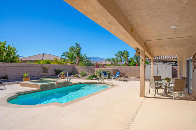 74119 Academy Lane E, Palm Desert, CA 92211