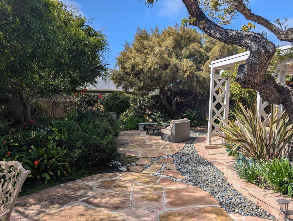 201 Rios Ave - photo 13