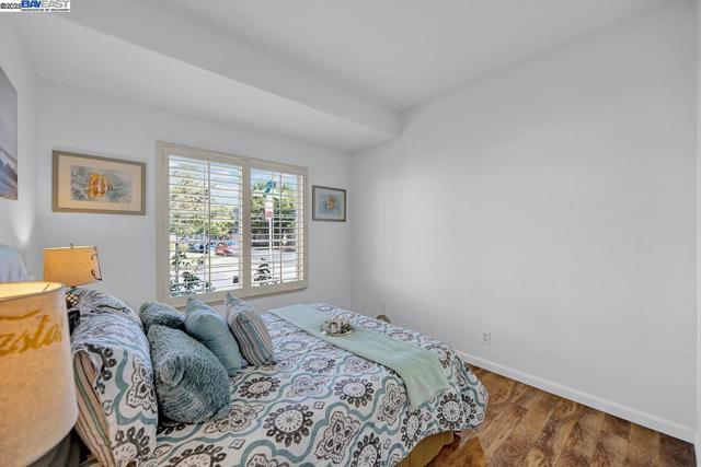 Image 31 of 60 For 2202 Oceanside Way