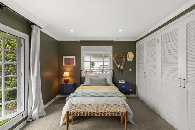 315 Mira Monte, La Jolla CA: https://media.crmls.org/mediaz/11292f42-3f98-40a8-a3e3-c2a322027e8e.jpg