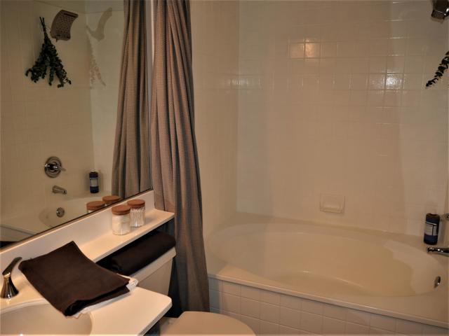 78347 Scarlet Court, La Quinta CA: https://media.crmls.org/mediaz/11294c75-ca52-4f74-b625-cc2ac7f2265d.jpg