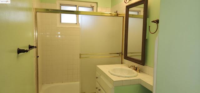 3672 Del Monte Way, San Leandro CA: https://media.crmls.org/mediaz/1129fa0d-e3d5-456e-b5ac-de8e8a2ff822.jpg