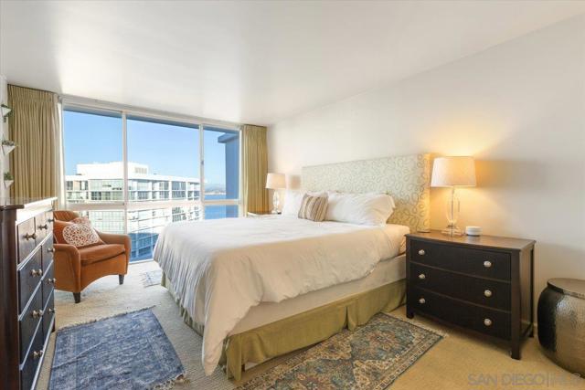 1830 Avenida Del Mundo, Coronado CA: https://media.crmls.org/mediaz/1129fe13-c2f8-40f9-b505-eac4ae68219c.jpg