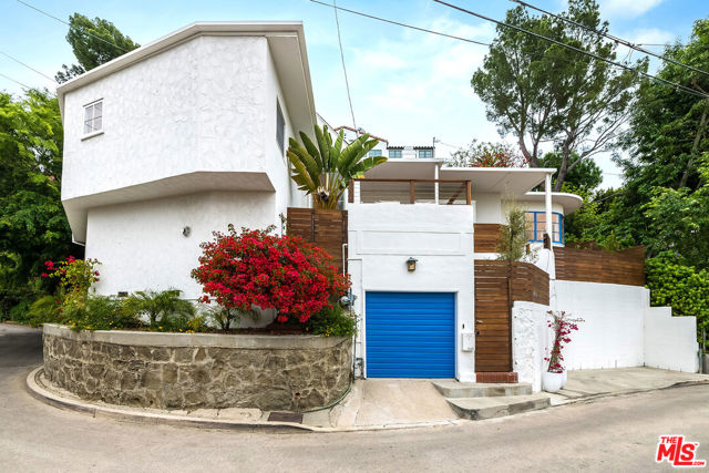 2620 Rutherford Drive, Los Angeles CA: https://media.crmls.org/mediaz/112b24d5-1655-42ba-b2d9-29b78cbabe8d.jpg