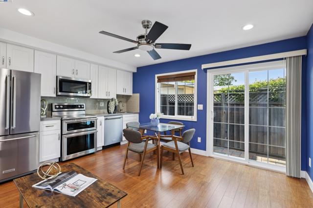 Image 11 of 24 For 336 Burnett Avenue