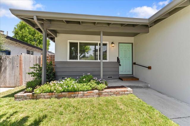 530 Western Drive, Santa Cruz CA: https://media.crmls.org/mediaz/112c38df-8a49-4c15-a361-c9645c302819.jpg