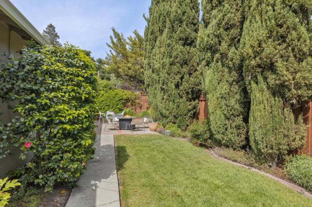 1399 Woodland Avenue, Menlo Park CA: https://media.crmls.org/mediaz/112cb850-3287-4219-b550-5f117fe1cfab.jpg