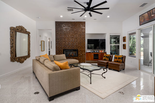 2160 N Hermosa Drive, Palm Springs CA: https://media.crmls.org/mediaz/112cbd41-b872-4d9d-b858-e4965fd2f428.jpg