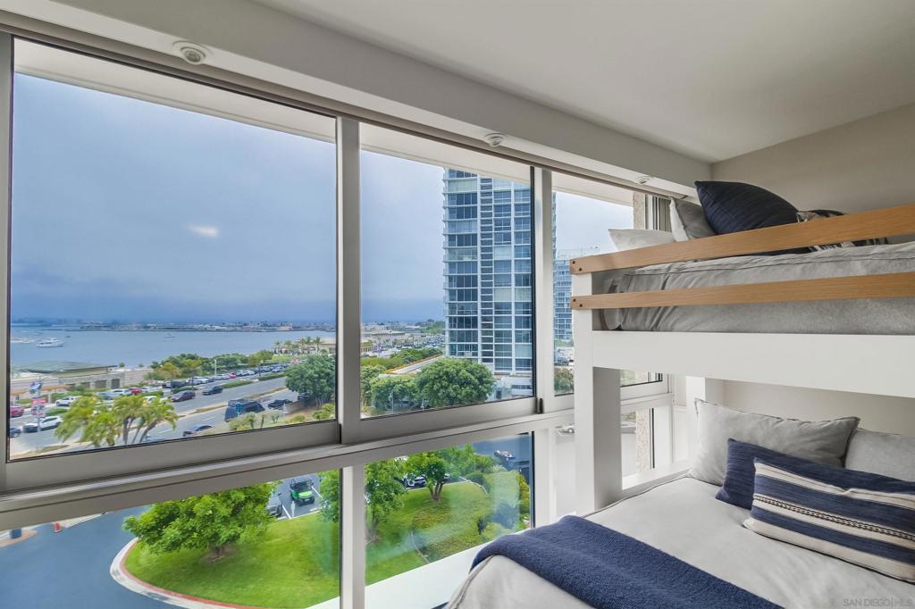 MLS #250033972SD img 16