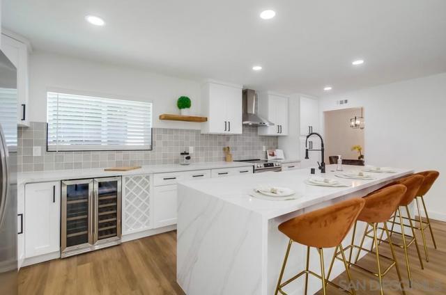13113 Calle De Las Rosas, San Diego CA: https://media.crmls.org/mediaz/112e5af5-b829-4fb2-8a3b-b9724939c624.jpg