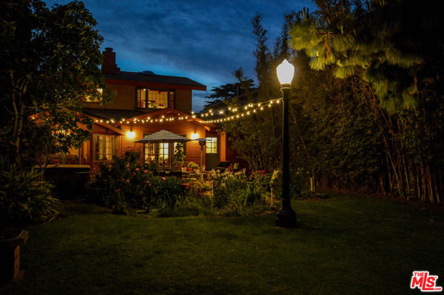 11136 Lucerne Avenue, Culver City CA: https://media.crmls.org/mediaz/112e63c1-634c-4169-a8d4-a9cde12186e4.jpg