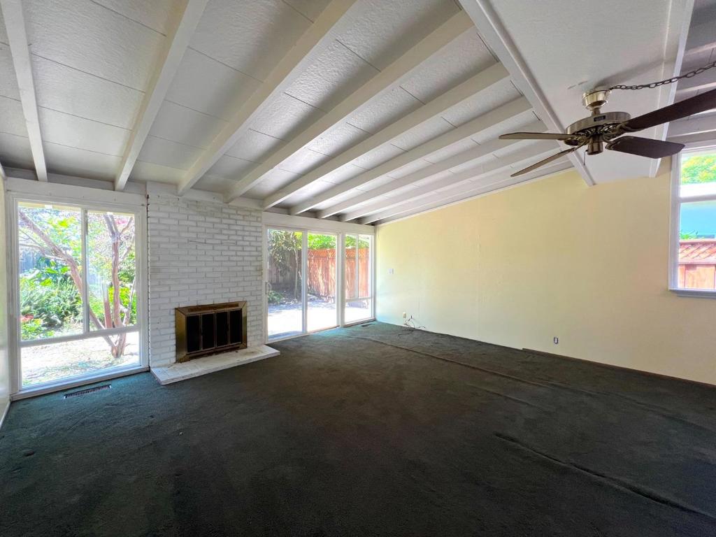 https://media.crmls.org/mediaz/112f9576-491f-4f5a-b4d7-06ec150d5750.jpg?preset=X-Large
