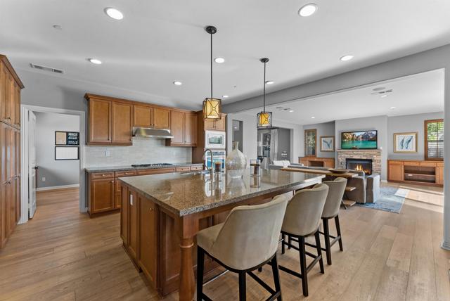 Detail Gallery Image 11 of 62 For 7090 Sitio Corazon, Carlsbad,  CA 92009 - 4 Beds | 3/1 Baths