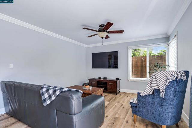 2057 Rapallo Way, Bay Point CA: https://media.crmls.org/mediaz/1130cd8e-94bc-4ea6-b5cf-4c3599a1e418.jpg