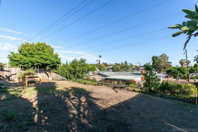 7783 Blue Lake Dr, San Diego CA: https://media.crmls.org/mediaz/11313658-a15d-4712-a0ce-faa370e1b86d.jpg