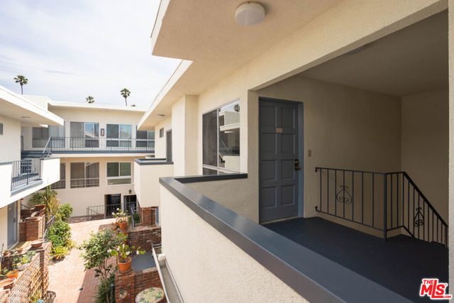 1021 5th Street, 202 photo 3