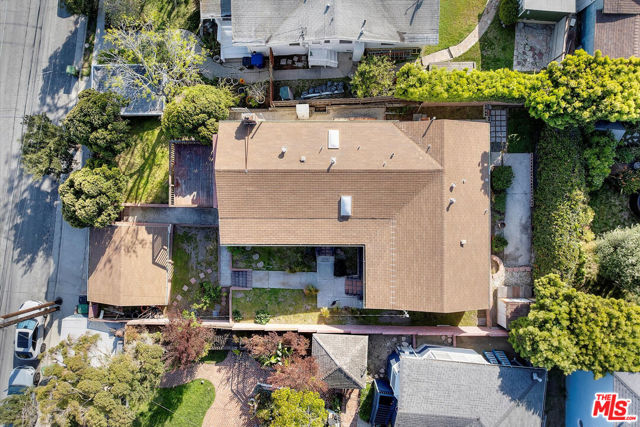 711 Pier Avenue, Santa Monica CA: https://media.crmls.org/mediaz/1131e895-6e15-40e5-85ab-92a4dee1d69c.jpg