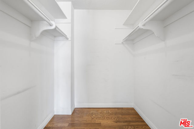 4477 Wilshire Boulevard, Los Angeles CA: https://media.crmls.org/mediaz/11324113-7fa4-4c42-9fea-a21ecf825958.jpg