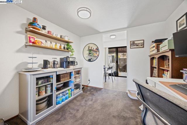 21000 Ocean View Dr, Hayward CA: https://media.crmls.org/mediaz/11328115-ed26-4324-8763-549fcf248862.jpg