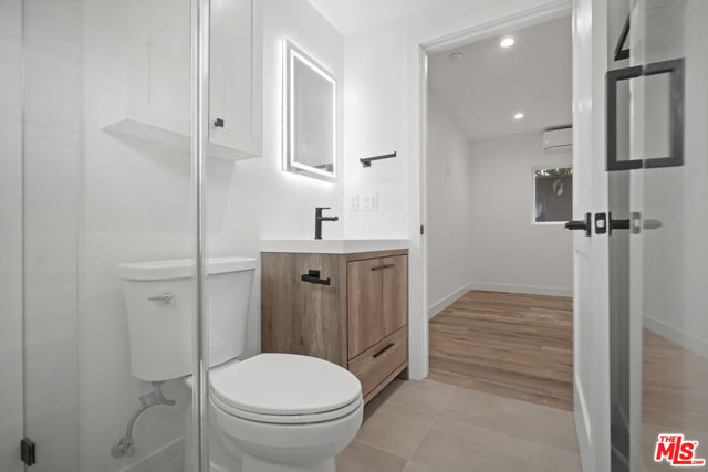 2808 S Cloverdale Avenue, Los Angeles CA: https://media.crmls.org/mediaz/1132b3b3-af00-40fb-91de-c9d91810ea6d.jpg