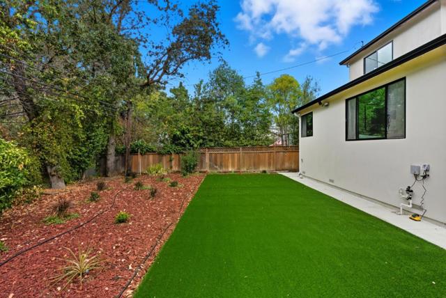 2766 Carolina Avenue, Redwood City CA: https://media.crmls.org/mediaz/1132bdb4-6ca4-49d9-8bb4-d23ae2a3756d.jpg