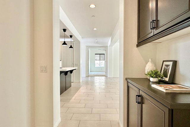 1247 Oro, Palm Springs CA: https://media.crmls.org/mediaz/1132ccff-d93e-4b08-a8c0-66b7a6b6681d.jpg